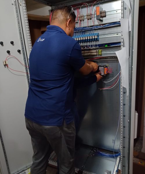 Gabinetes de control (2)